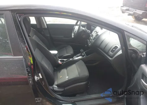 2017 Kia Forte Lx z USA, uszkodzony, nr VIN 3KPFK4A71HE134770